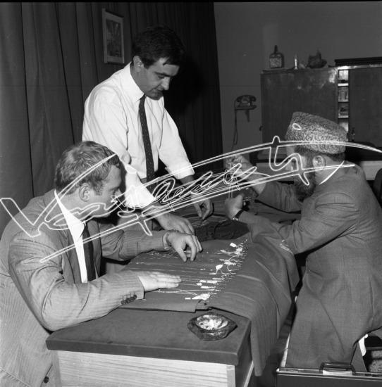 Fiera di Vicenza 1967 : Mostra dell`Oreficeria. Pellicola - negativo bianco e nero fto mm 60x60