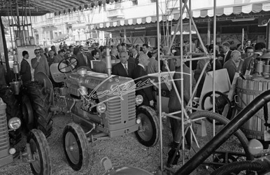 Fiera Campionaria di Vicenza 1953 Inaugurazione Meccanizzazione Agricola Gioacchino Palutan Prefetto di Vicenza Fiera Campionaria di Vicenza 1953 Inaugurazione Meccanizzazione Agricola Gioacchino Palutan Prefetto di Vicenza