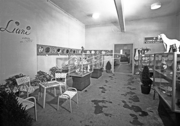 Fiera Campionaria di Vicenza 1950 Stand Ceramiche Liani Fiera Campionaria di Vicenza 1950 Stand Ceramiche Liani