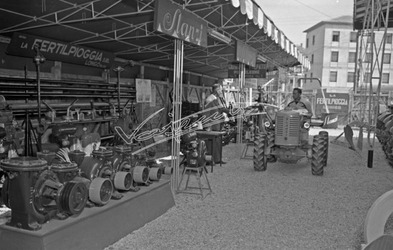 Fiera Campionaria di Vicenza 1953 Meccanizzazione Agricola.