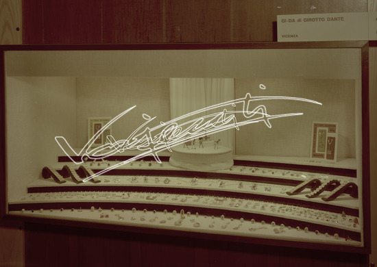 Fiera di Vicenza 1967 : Mostra dell`Oreficeria: Stand GI-DA. Pellicola - negativo colore f.to mm 130X180