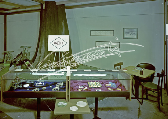 Fiera di Vicenza 1967 : Mostra dell`Oreficeria: Stand INDIT Vecchina. Pellicola - negativo colore f.to mm 130X180