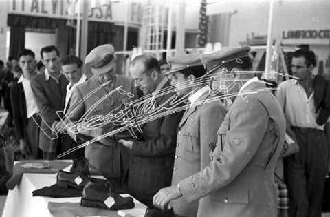 Fiera Campionaria di Vicenza 1946 : Pubblico. pellicola - negativo bianco e nero fto mm 24X36
