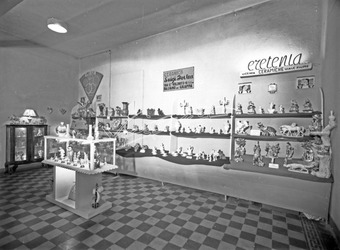Fiera Campionaria di Vicenza 1950 Stand Ceramiche Olimpia Zortea Eretenia Fiera Campionaria di Vicenza 1950 Stand Ceramiche Olimpia Zortea Eretenia