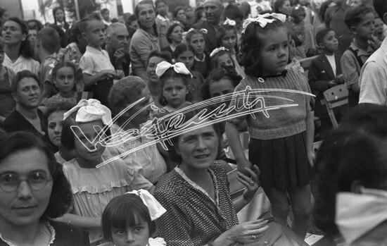 Fiera Campionaria di Vicenza 1946 : Pubblico. pellicola-negativo bianco e nero 24X36