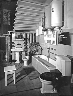 Fiera Campionaria di Vicenza 1948 Stand Larghini Cop. I.R.I.S. Fiera Campionaria di Vicenza 1948 Stand Larghini Cop. I.R.I.S.