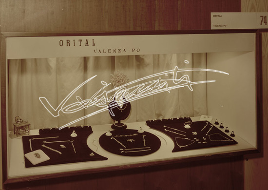 Fiera di Vicenza 1967 : Mostra dell`Oreficeria: Stand ORITAL. Pellicola - negativo colore f.to mm 130X180