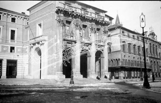 Loggia del Capitanio : Piazza dei Signori. pellicola - negativo bianco e nero fto mm 60x90