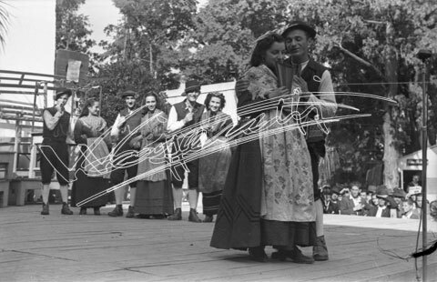 Fiera Campionaria di Vicenza 1946 : Pubblico. pellicola-negativo bianco e nero 24X36