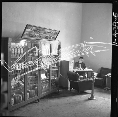 Fiera Campionaria di Vicenza 1947 : Stand della Ditta Prodotti Stella. pellicola - negativo bianco e nero fto mm 60x60