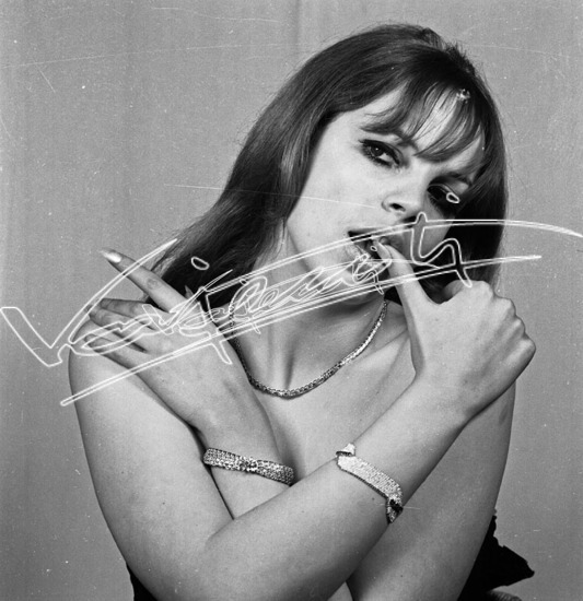 Fiera Campionaria di Vicenza 1969: Oreficeria e Argenteria. Pellicola - negativo bianco e nero fto mm 60x60