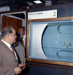 Fiera di Vicenza 1972 Mostra dell Oreficeria Stand dell Oreficeria FOPE di Umberto Cazzola Fiera di Vicenza 1972 Mostra dell Oreficeria Stand dell Oreficeria FOPE di Umberto Cazzola