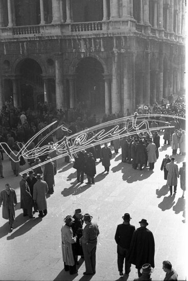Piazza dei Signori. pellicola - negativo bianco e nero fto mm 24X36