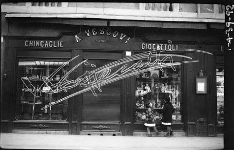 A.Vescovi Chincaglie Giocattoli "Canton de Galla". pellicola - negativo bianco e nero fto mm 60x80