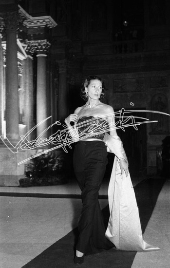 Fiera Campionaria di Vicenza 1949: Alta Moda al Teatro Olimpico. Pellicola - negativo bianco e nero f.to mm 24X36