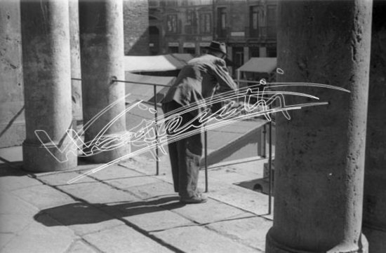 Piazza delle Erbe. pellicola - negativo bianco e nero fto mm 24X36