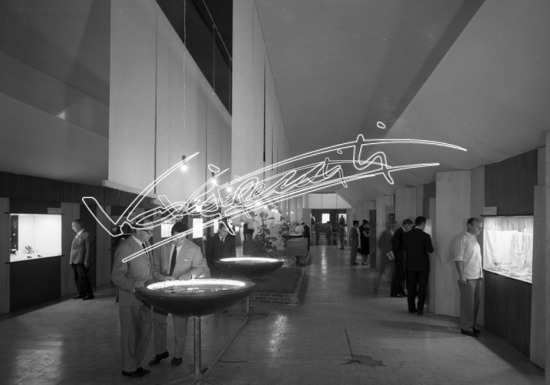 Fiera Campionaria di Vicenza 1963: Padiglione dell`Oreficeria. Pellicola - negativo bianco e nero f.to mm 90X120