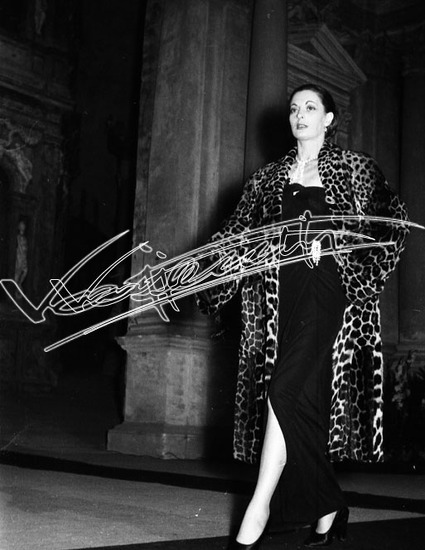 Fiera Campionaria di Vicenza 1949: Alta Moda al Teatro Olimpico. Pellicola - negativo bianco e nero f.to mm 24X36