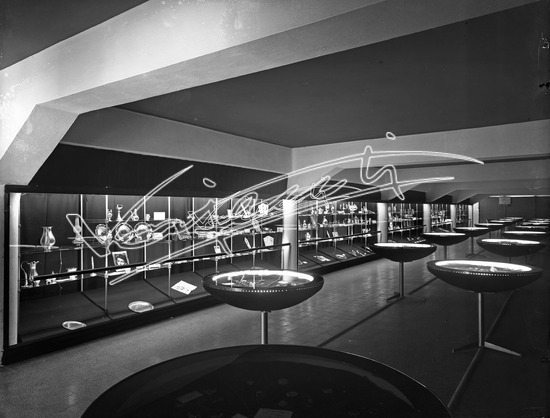 Fiera Campionaria di Vicenza 1949 : Padiglione dell`Oreficeria e Argenteria. Lastra di vetro - negativo bianco e nero fto mm 240X300