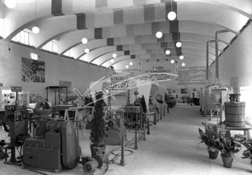 Fiera Campionaria di Vicenza 1949 Padiglione della Ceramica Fiera Campionaria di Vicenza 1949 Padiglione della Ceramica
