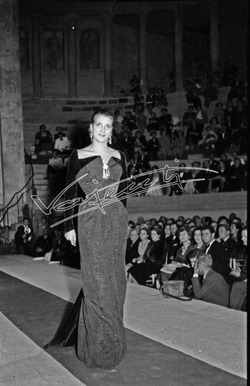 Fiera Campionaria di Vicenza 1949 Alta Moda al Teatro Olimpico Fiera Campionaria di Vicenza 1949 Alta Moda al Teatro Olimpico