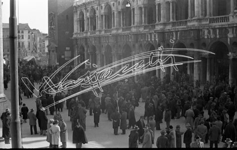Piazza dei Signori. pellicola - negativo bianco e nero fto mm 24X36