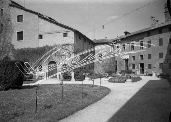 Palazzo del Territorio. pellicola - negativo bianco e nero fto mm 90x120