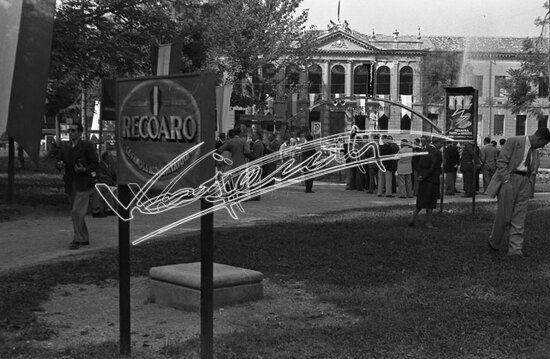 Fiera Campionaria di Vicenza 1946 : Pubblico. pellicola-negativo bianco e nero 24X36