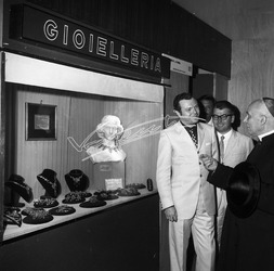 Fiera di Vicenza 1969 Mostra dell Oreficeria Zinato Carlo Vescovo di Vicenza Fiera di Vicenza 1969 Mostra dell Oreficeria Zinato Carlo Vescovo di Vicenza