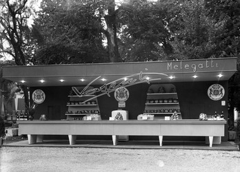 Fiera Campionaria di Vicenza 1953 Chiosco della Melegatti Fiera Campionaria di Vicenza 1953 Chiosco della Melegatti