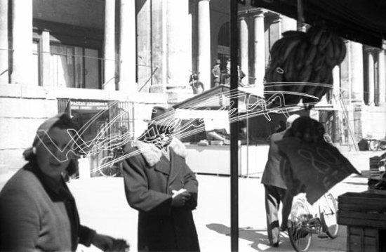 Piazza delle Erbe. pellicola - negativo bianco e nero fto mm 24X36