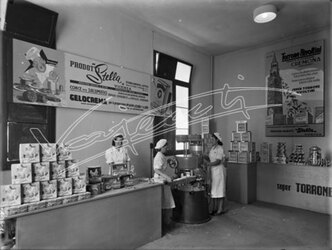 Fiera Campionaria di Vicenza 1947 Stand della Ditta Prodotti Stella
