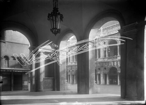 Loggia del Capitanio : Piazza dei Signori. lastra di vetro - negativo bianco e nero fto mm 130x180