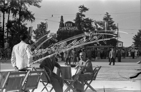Fiera Campionaria di Vicenza 1946 : Pubblico. pellicola-negativo bianco e nero 24X36