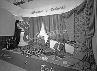 Fiera Campionaria di Vicenza 1952 Stand Tessitura Magnoni e Tedeschi
