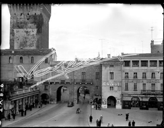 Porta Castello. lastra di vetro - negativo bianco e nero fto mm 90x120