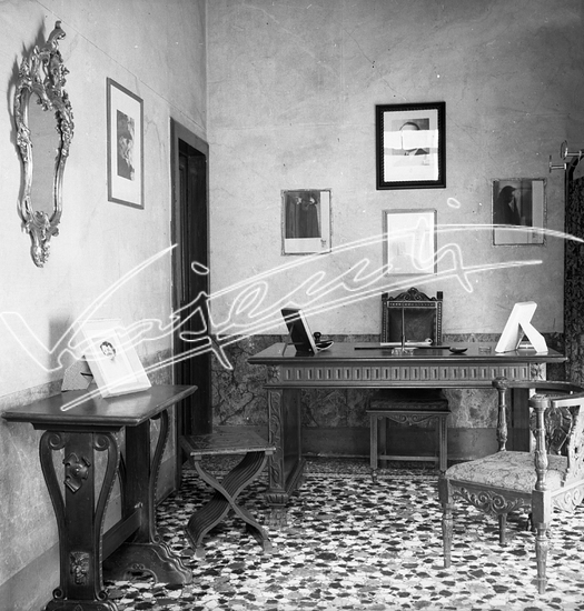 Vajenti - La storia. pellicola - negativa B&N f.to mm 60x60