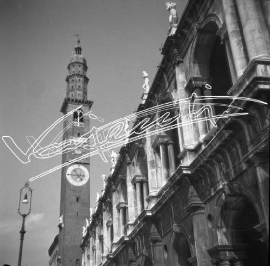 Basilica Palladiana. pellicola - negativo bianco e nero fto mm 60x60