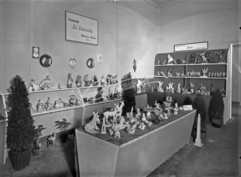 Fiera Campionaria di Vicenza 1950 Stand Ceramiche La Lucciola