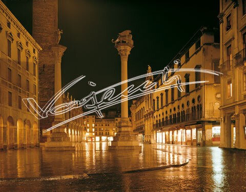 Piazza Biade e Piazza dei Signori. pellicola - diapositiva e negativo colore 10x12
