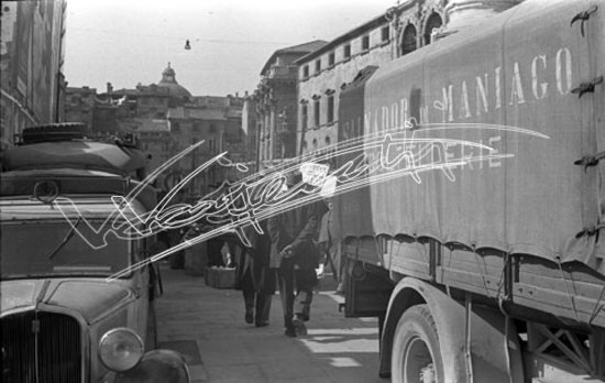 Piazza dei Signori. pellicola - negativo bianco e nero fto mm 24X36
