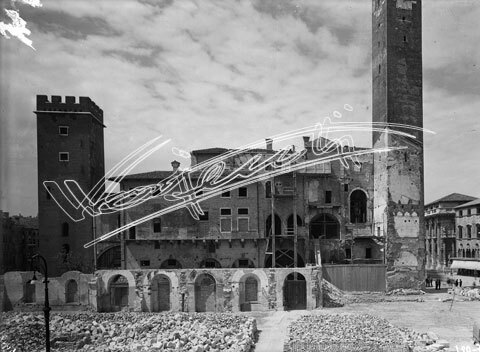 Domus Comestabilis : Restauro 1947-1951. lastra di vetro - negativo bianco e nero fto mm 130x180