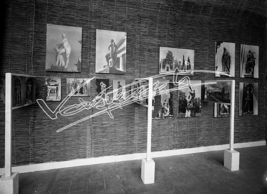 Fiera Campionaria di Vicenza 1952: Prima Mostra della Pietra di Vicenza. Lastra di vetro - negativo bianco e nero f.to mm 180X240