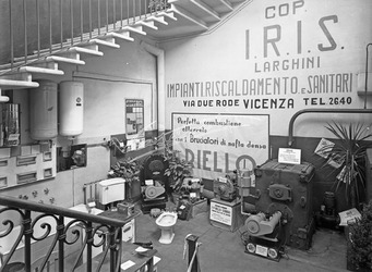 Fiera Campionaria di Vicenza 1948 Stand Larghini Cop. I.R.I.S. Fiera Campionaria di Vicenza 1948 Stand Larghini Cop. I.R.I.S.