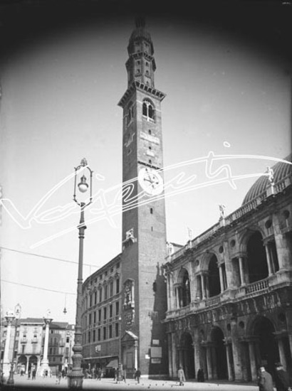 Piazza dei Signori. lastra di vetro - negativo bianco e nero fto mm 130x180