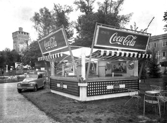 Fiera Campionaria di Vicenza 1950 Chiosco della Coca Cola Fiera Campionaria di Vicenza 1950 Chiosco della Coca Cola