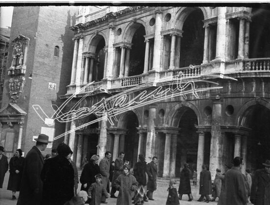 Piazza dei Signori. pellicola - negativo bianco e nero fto mm 24X36
