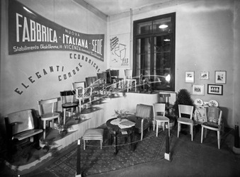Fiera Campionaria di Vicenza 1951 Stand Fabbrica Italiana Sedie