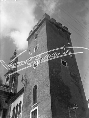 Piazza delle Erbe : Torre del Girone. pellicola - negativo bianco e nero fto mm 60x90
