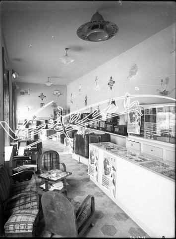 Negozio Zuccato. lastra di vetro - negativo bianco e nero fto mm 180x240